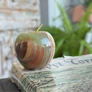 Vintage Onyx Stone Apple with Brass Stem
